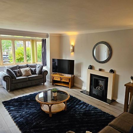 Redcot Gardens Stamford 4 Bed Contractor Familt Home With Parking 外观 照片