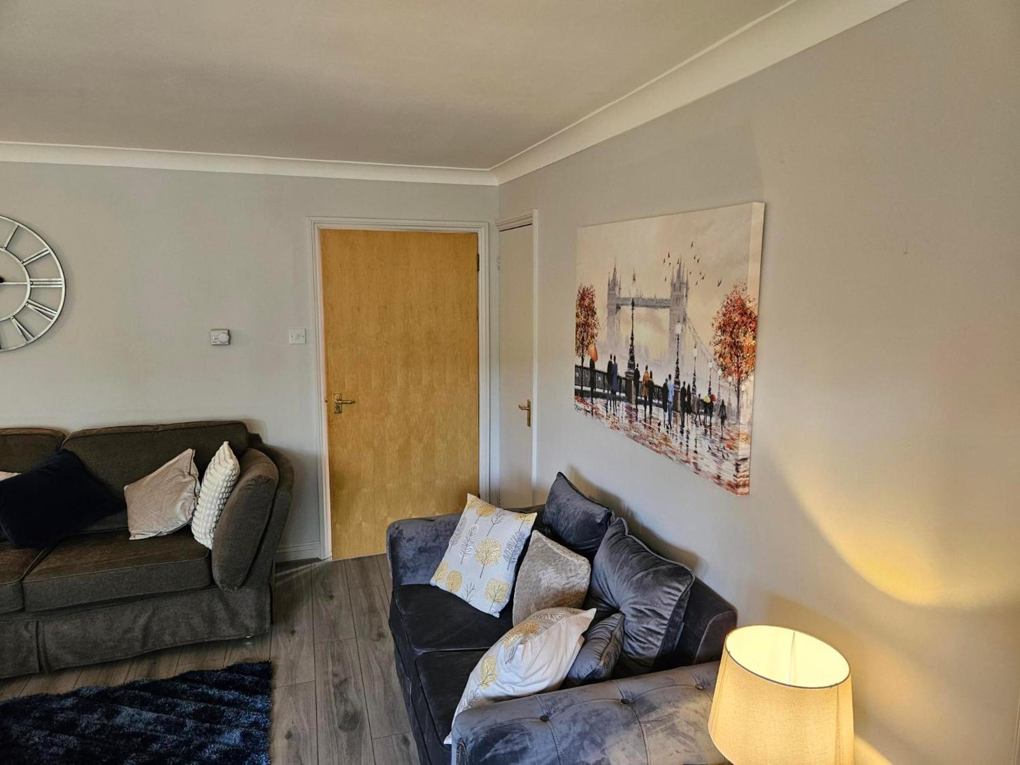 Redcot Gardens Stamford 4 Bed Contractor Familt Home With Parking 外观 照片