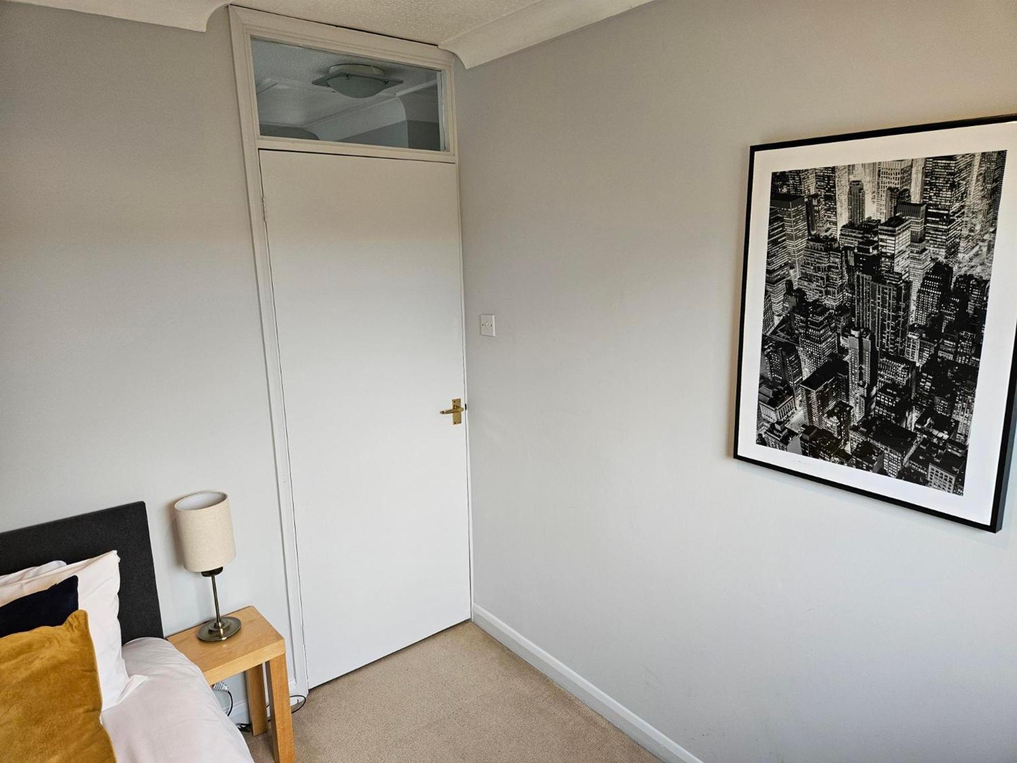 Redcot Gardens Stamford 4 Bed Contractor Familt Home With Parking 外观 照片